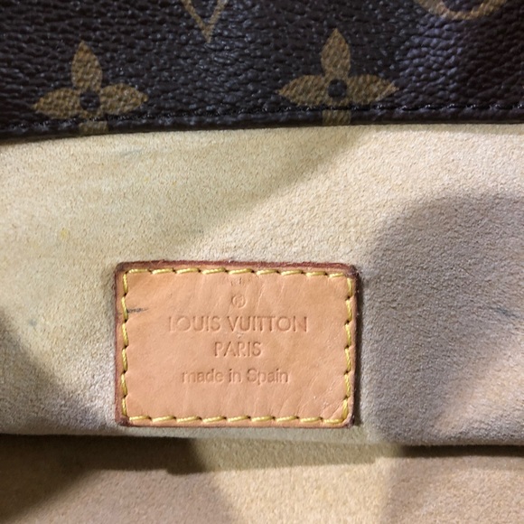 Louis Vuitton Artsy MM Monogram Purse - Picture 6 of 8